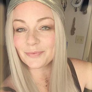 Meet your Posher, Farrah